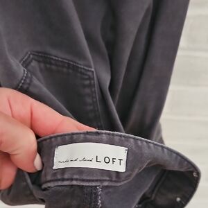 LOFT Gray Leggings Comfortable and Versatile